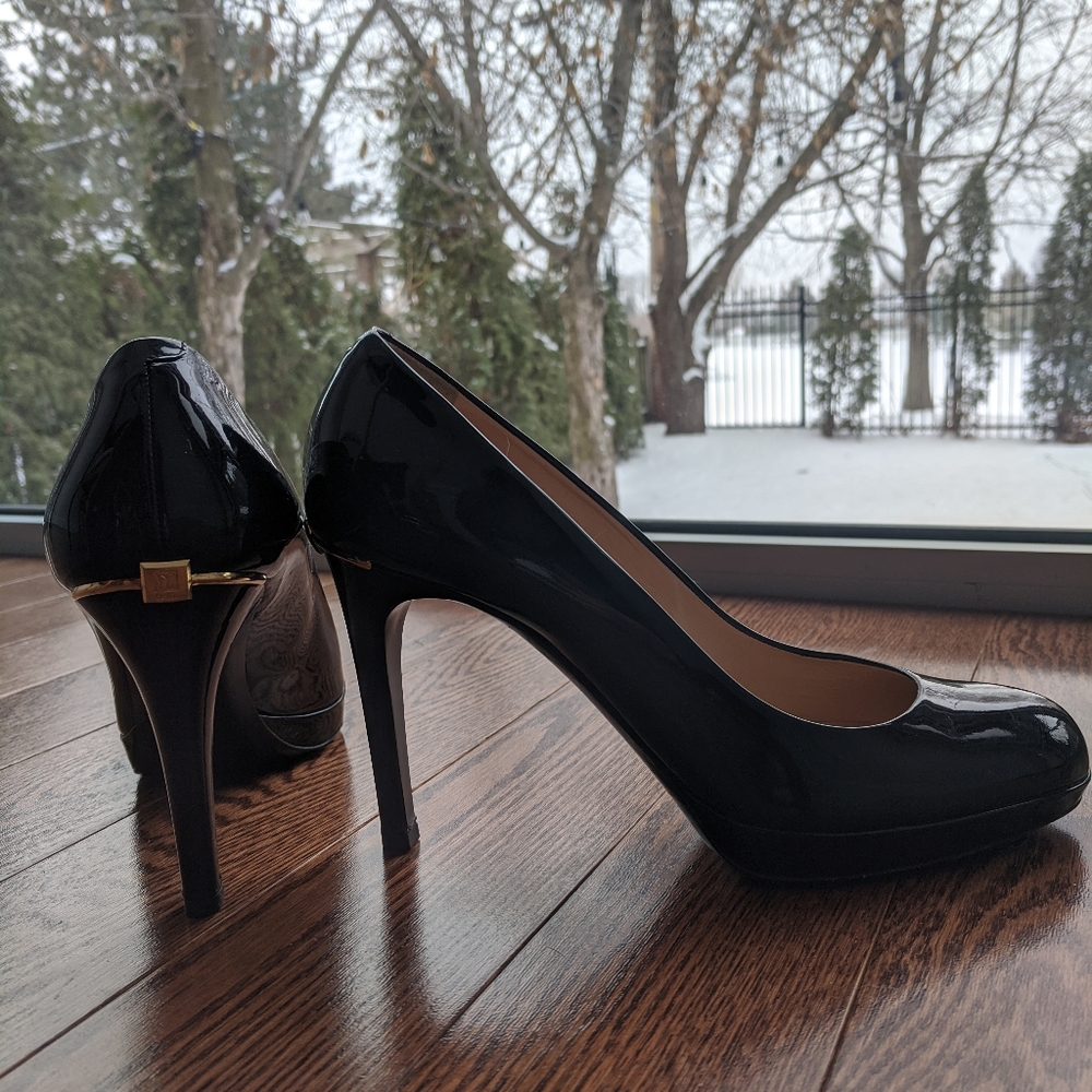 Heels - Picture 5 of 6